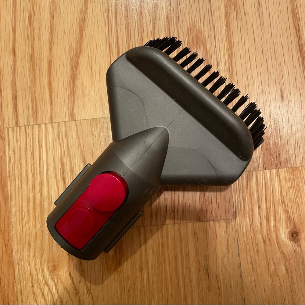 New!!! Dyson vacuums Handheld/Car cleaning kit.